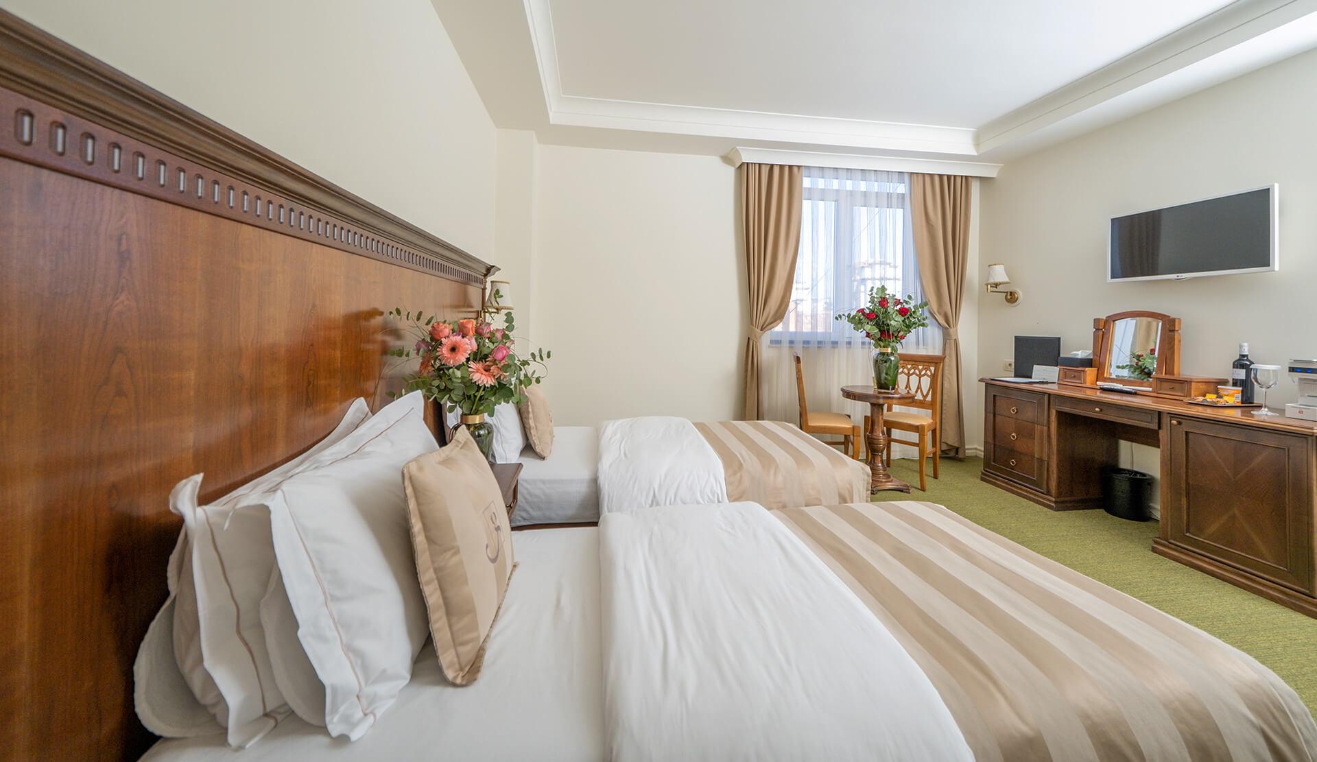 Hotel Garden Pristina Eksteriør billede