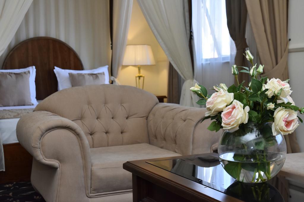 Hotel Garden Pristina Eksteriør billede
