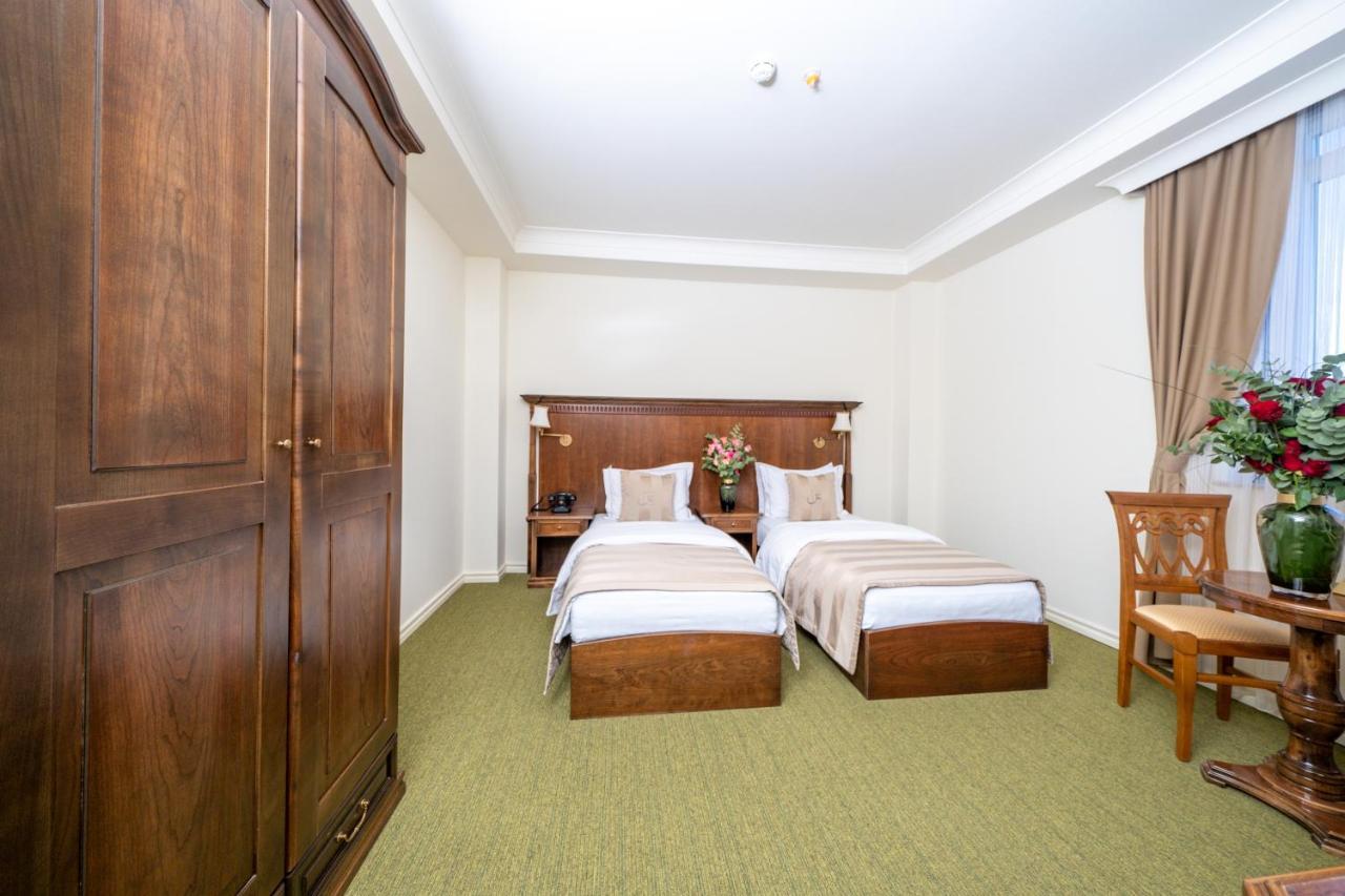 Hotel Garden Pristina Eksteriør billede