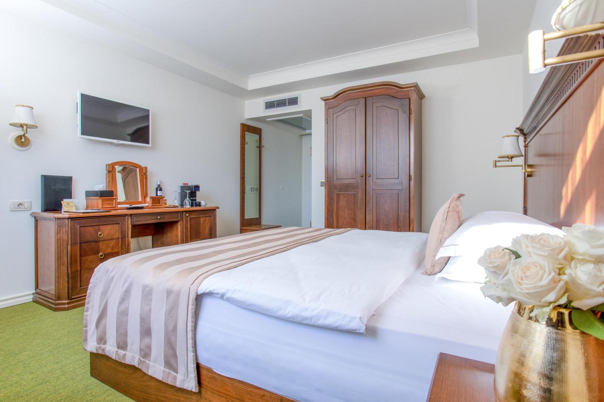 Hotel Garden Pristina Eksteriør billede